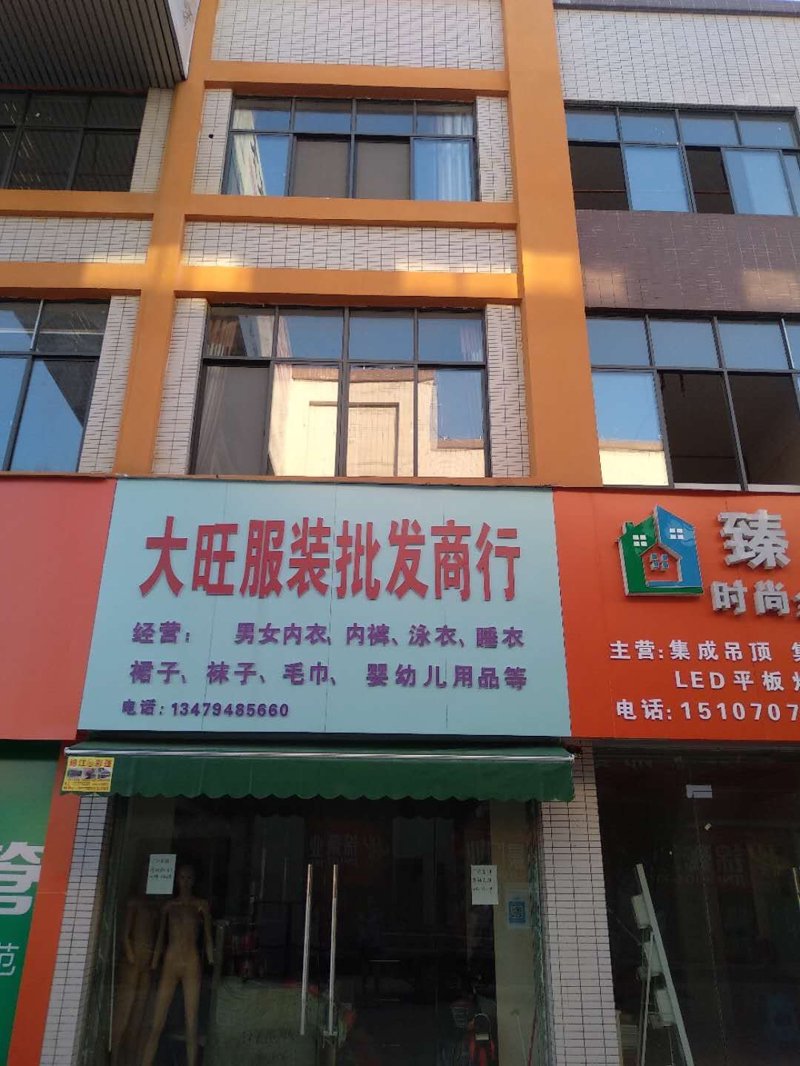 如何让您的品牌在众多箱包中脱颖而出？箱包定制，一个不容忽视的选择！今天我们就来聊聊箱包定制的魅力。